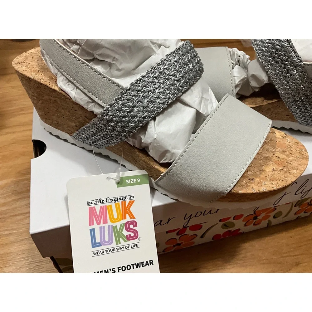 Muk Luks Women Silver‎ Metallic Knit Cork Wedge Sandals Size 9 NWT MPL6134